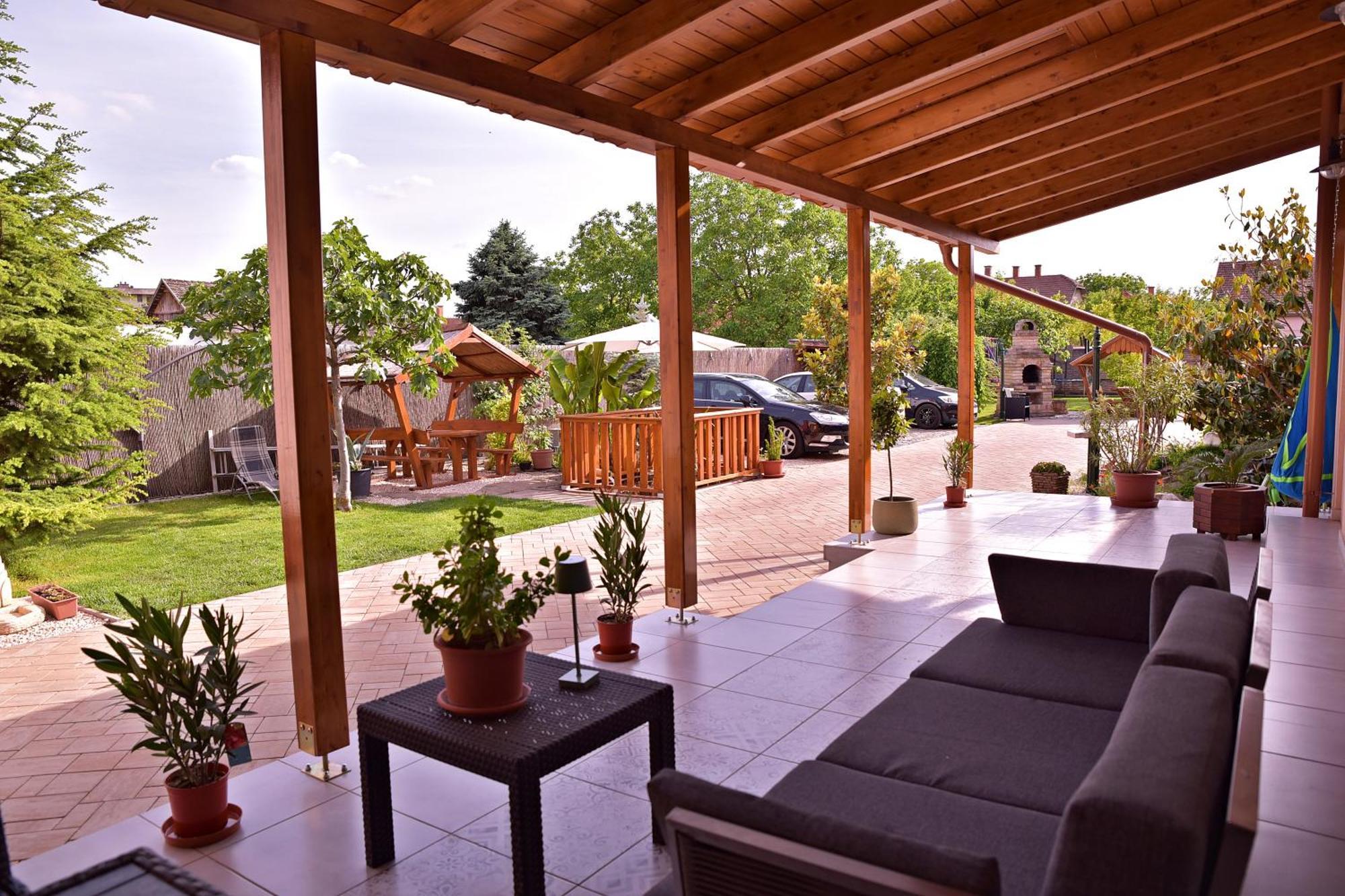 Makotel Apartmanház Esterno foto