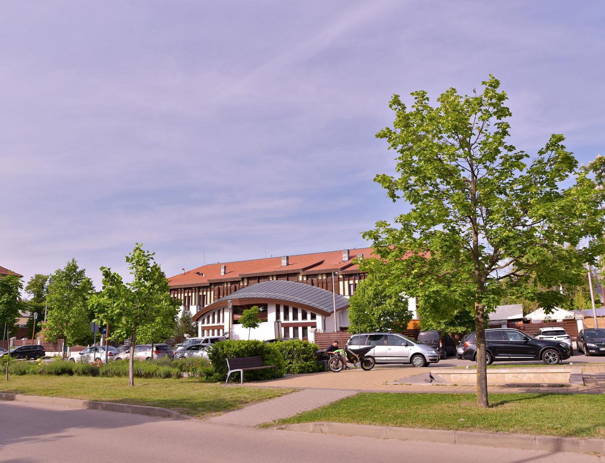 Makotel Apartmanház Esterno foto