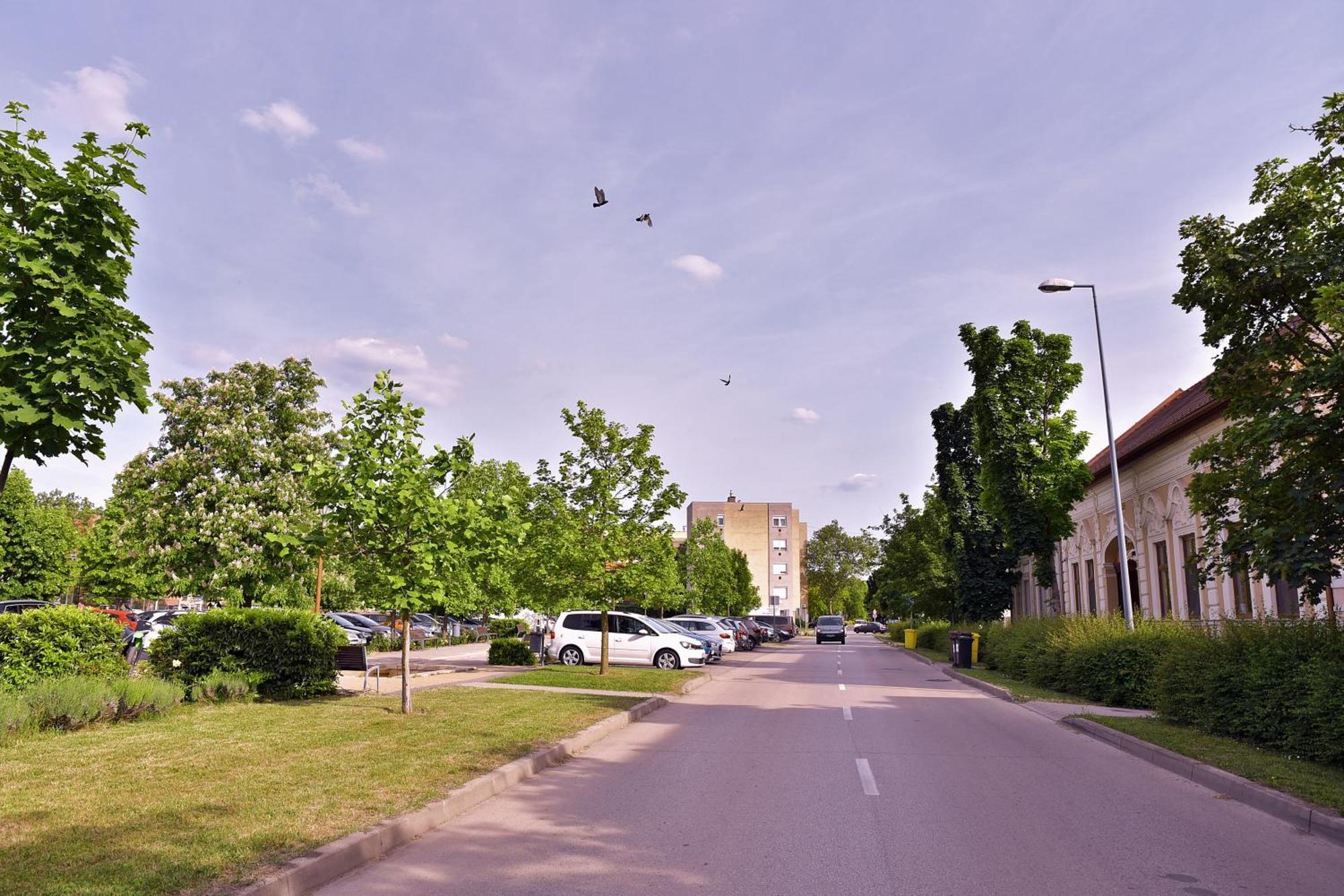 Makotel Apartmanház Esterno foto