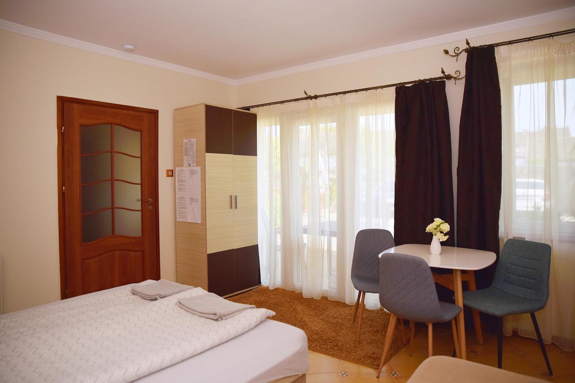 Makotel Apartmanház Esterno foto