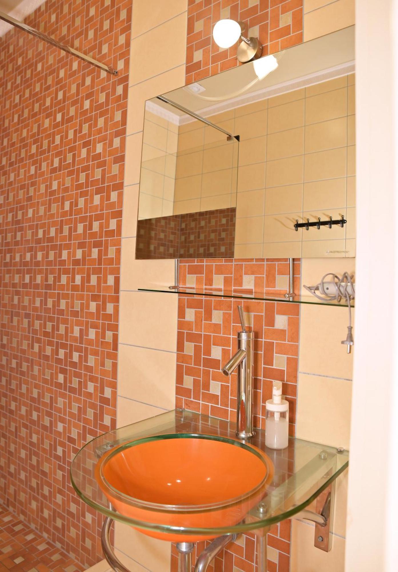 Makotel Apartmanház Esterno foto
