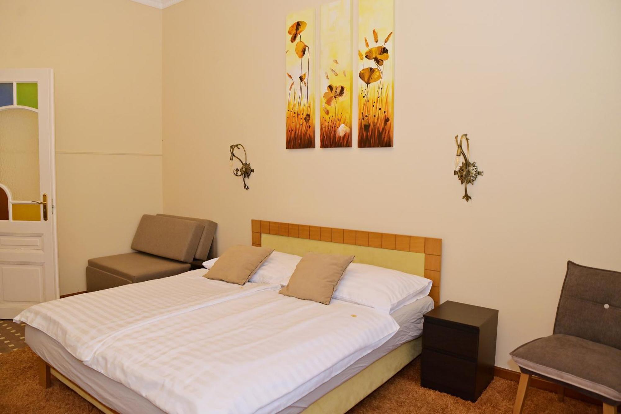 Makotel Apartmanház Esterno foto