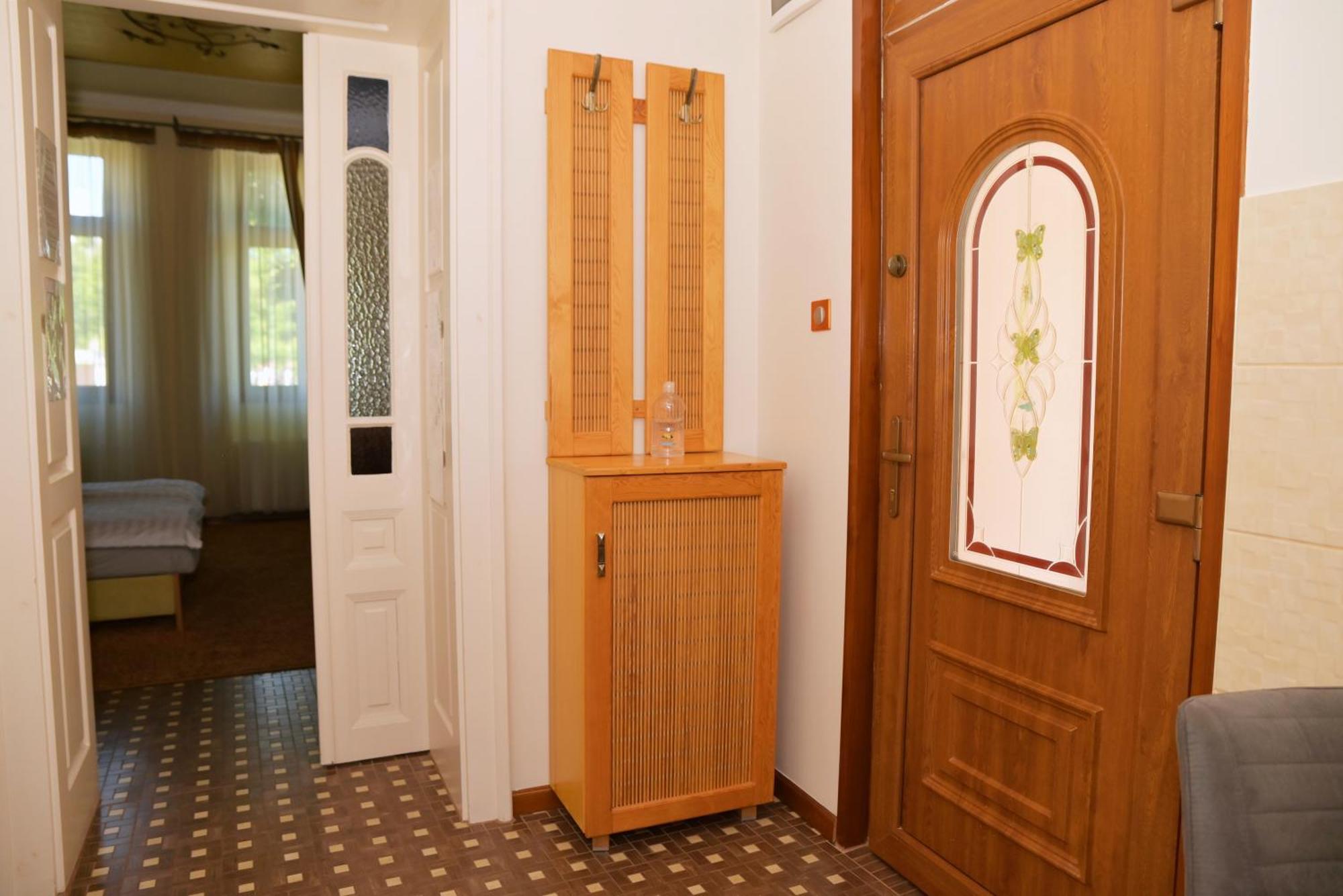 Makotel Apartmanház Esterno foto