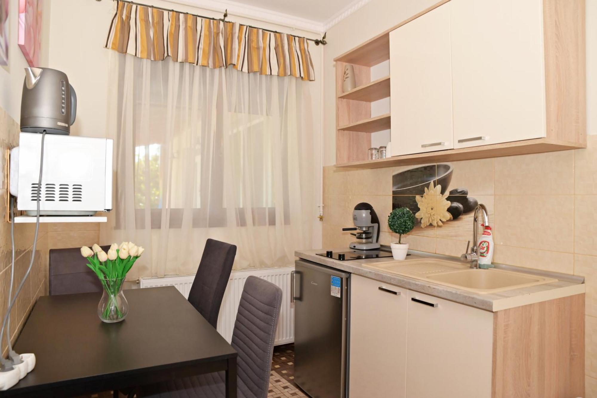Makotel Apartmanház Esterno foto