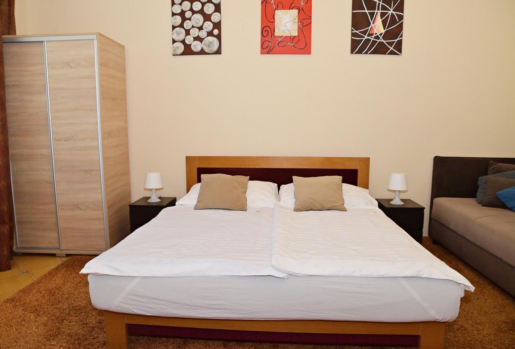 Makotel Apartmanház Esterno foto