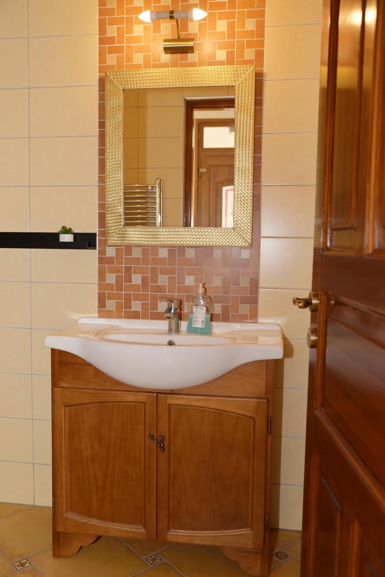 Makotel Apartmanház Esterno foto