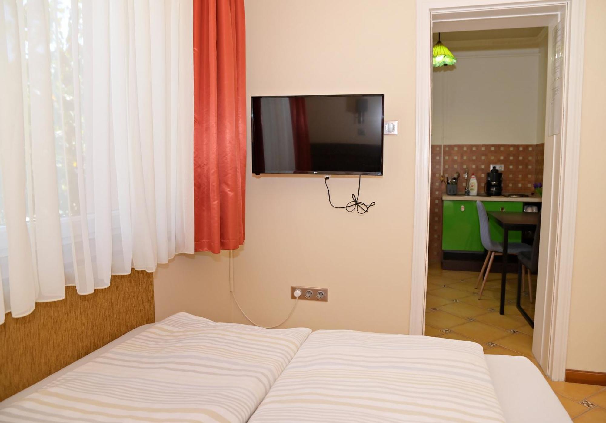 Makotel Apartmanház Esterno foto