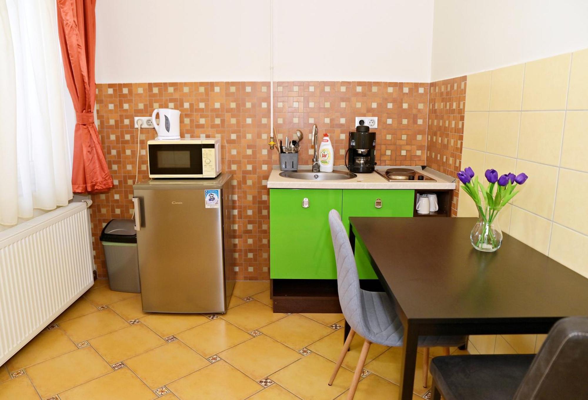 Makotel Apartmanház Esterno foto