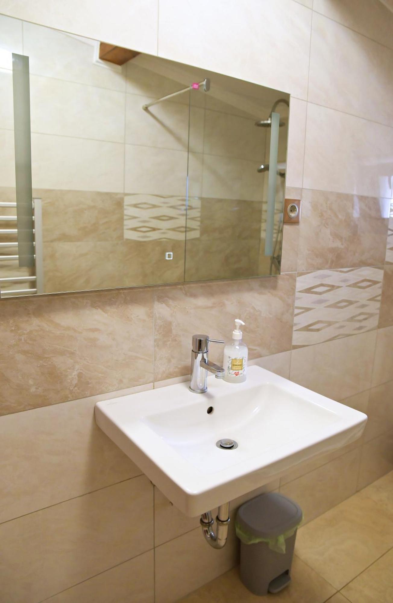 Makotel Apartmanház Esterno foto